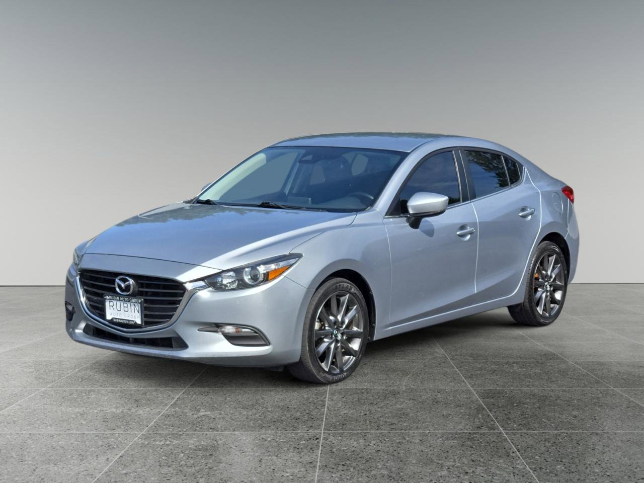 Used 2018 MAZDA MAZDA3 Touring FWD image 3