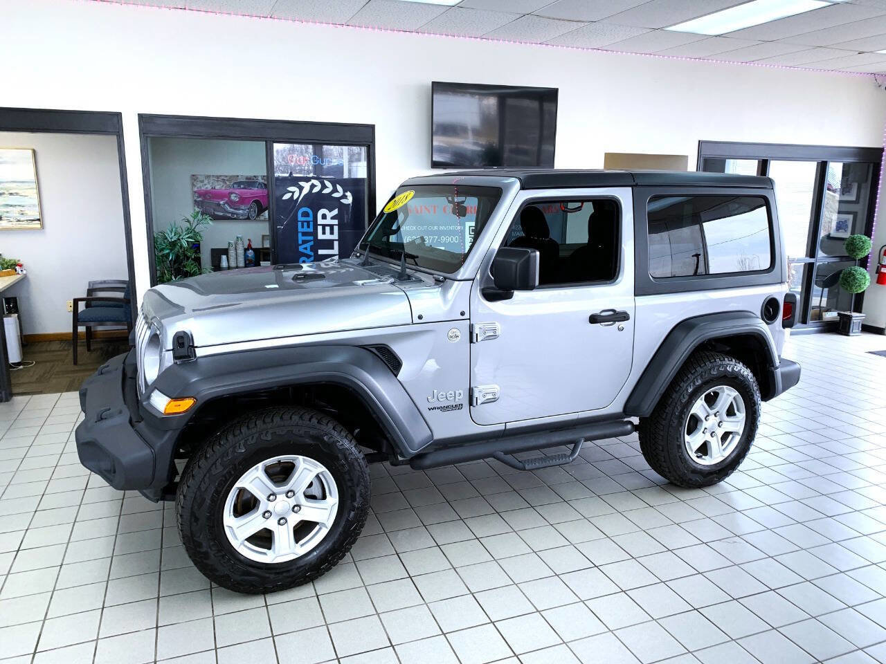 Used 2018 Jeep Wrangler Sport AWD/4WD image 2