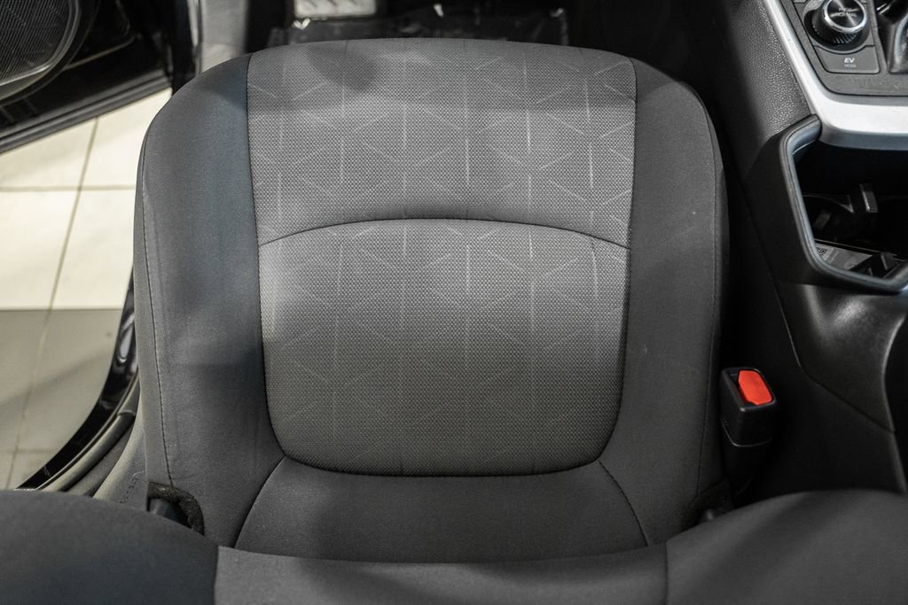 Used 2025 Toyota RAV4 XLE AWD/4WD image 26
