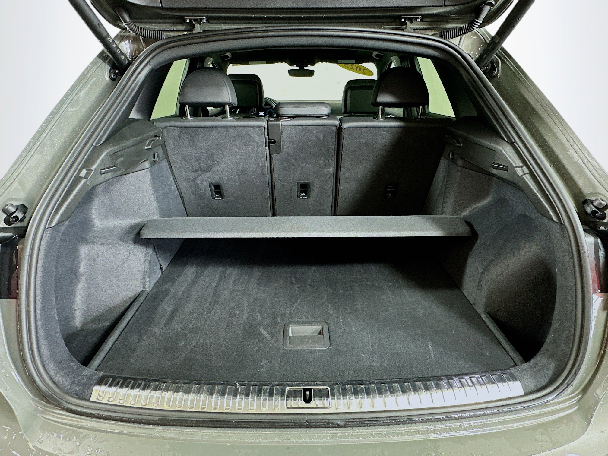 Used 2025 Audi Q3 2.0T Premium image 25