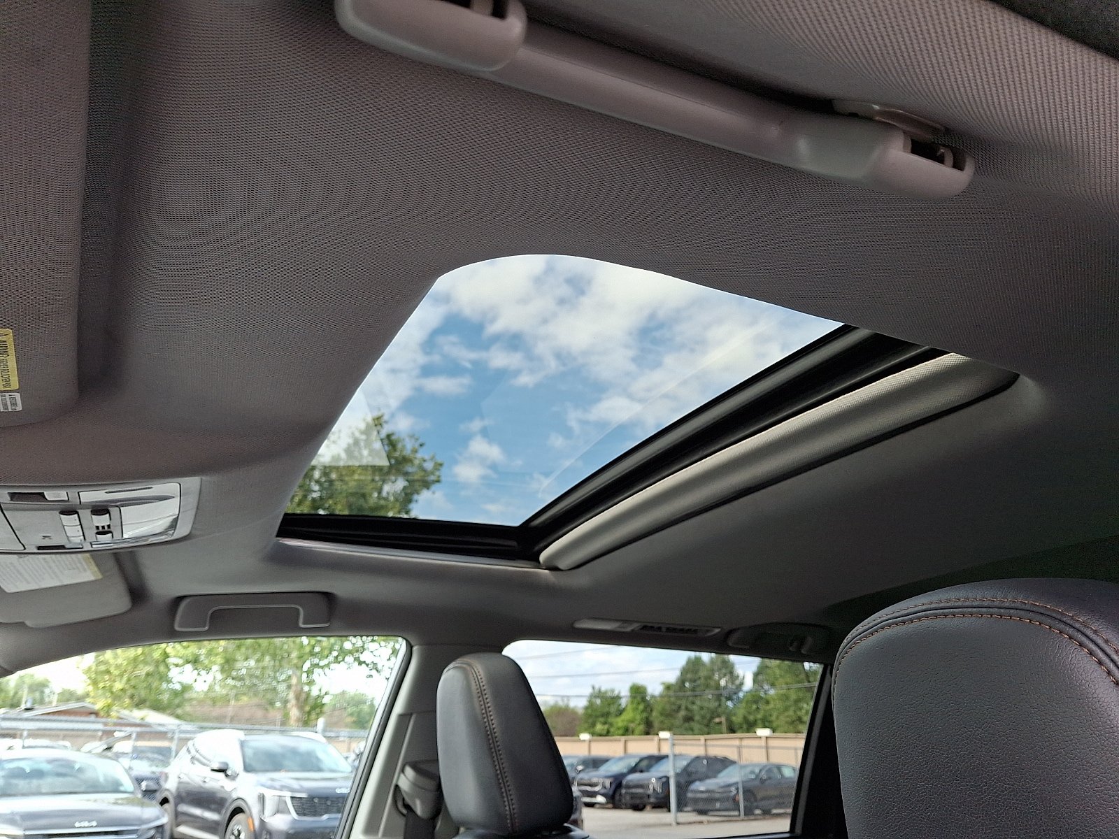 Used 2015 Toyota Highlander XLE AWD/4WD image 18