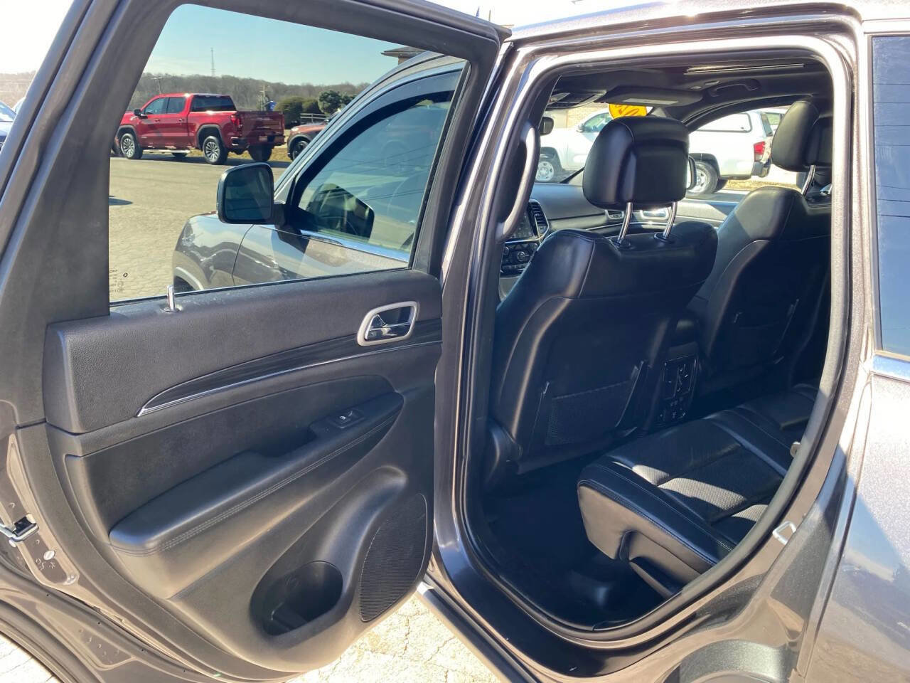 Used 2020 Jeep Grand Cherokee Limited w/ Luxury Group II image 21