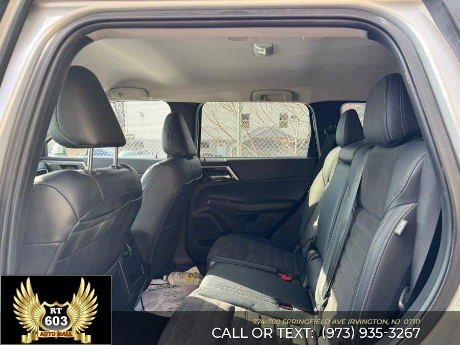 Used 2024 Mitsubishi Outlander AWD image 10
