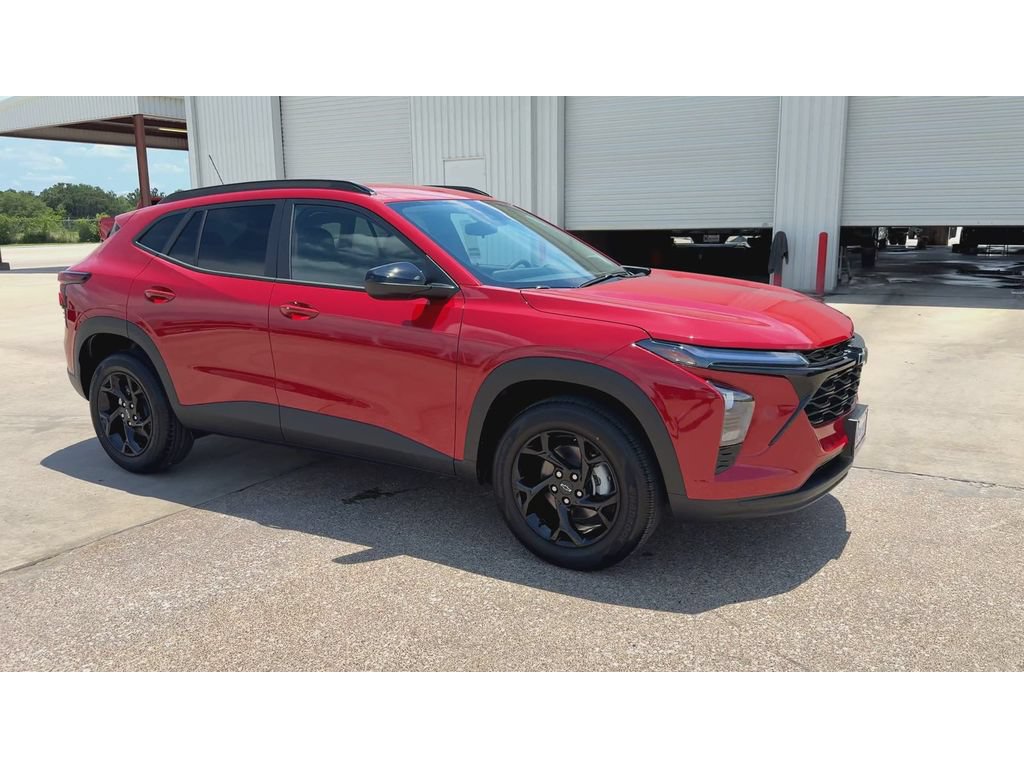 New 2026 Chevrolet Trax LT w/ Driver Confidence Package FWD image 2