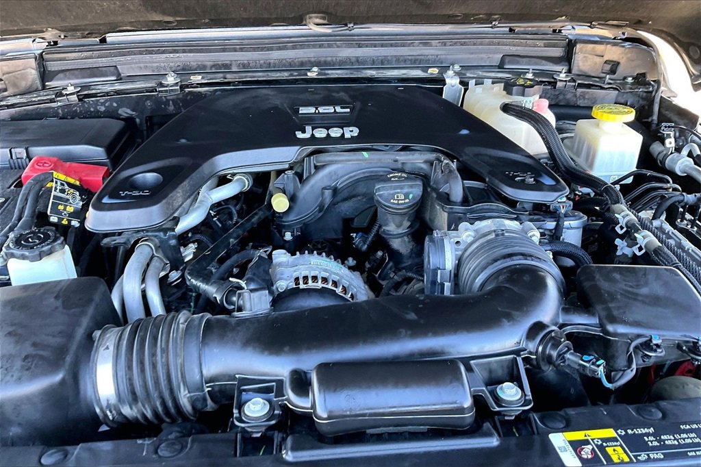 Used 2020 Jeep Gladiator Sport w/ Quick Order Package 24S image 9