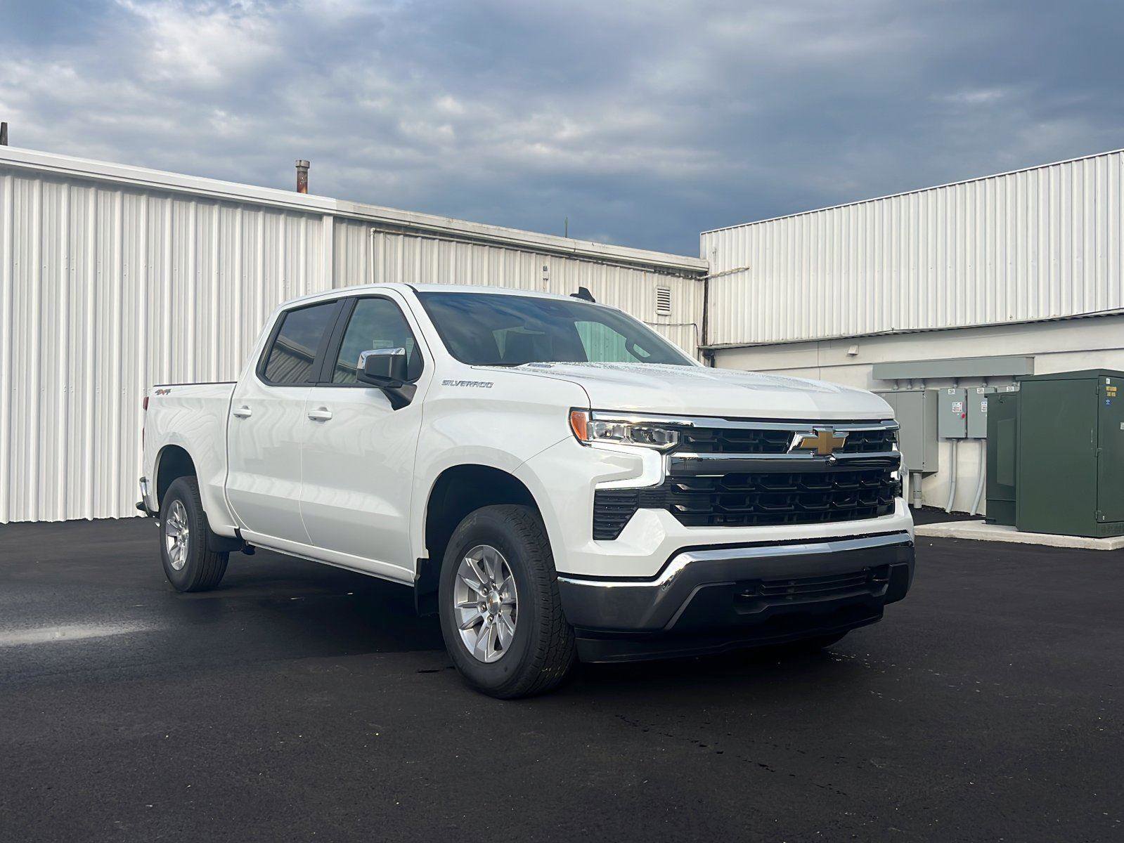 New 2026 Chevrolet Silverado 1500 LT w/ LPO, Dark Essentials Package AWD/4WD image 7