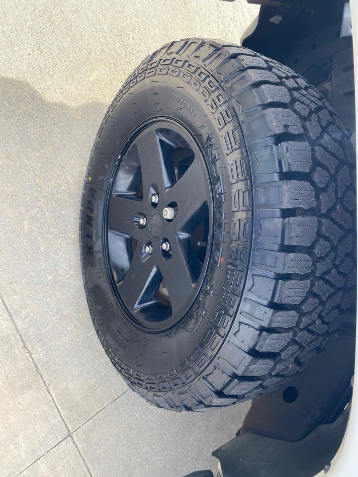 Used 2012 Jeep Wrangler Rubicon w/ Dual Top Group AWD/4WD image 10