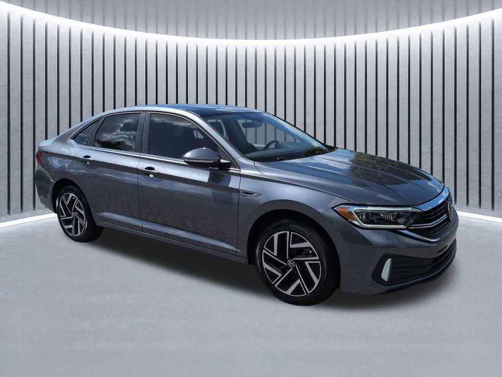 Used 2022 Volkswagen Jetta SEL image 3