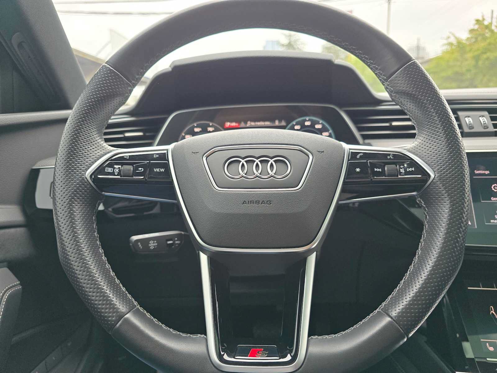 Used 2023 Audi e-tron S Premium Plus AWD/4WD image 23