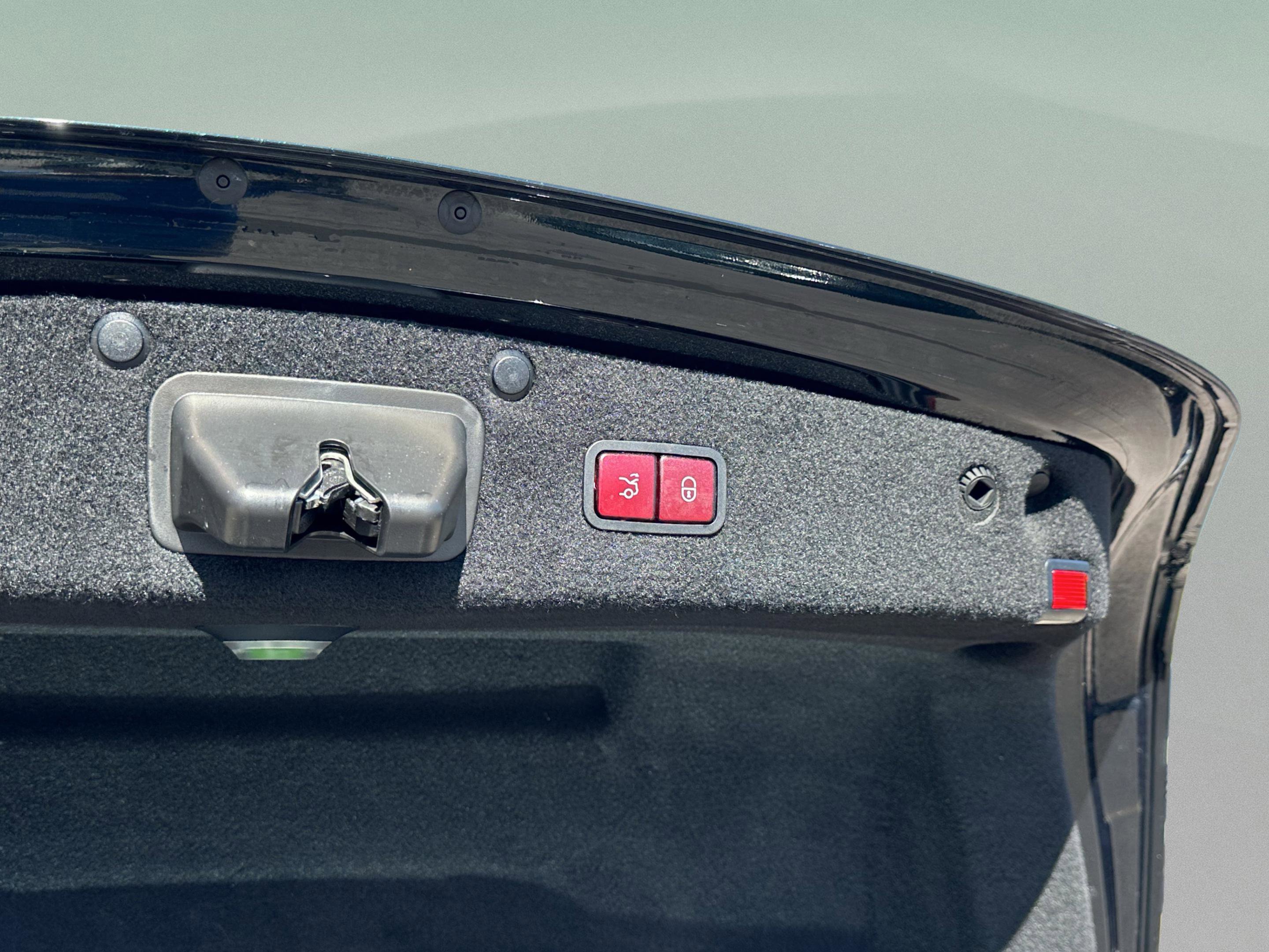 Used 2020 Mercedes-Benz S 560 4MATIC Sedan image 14