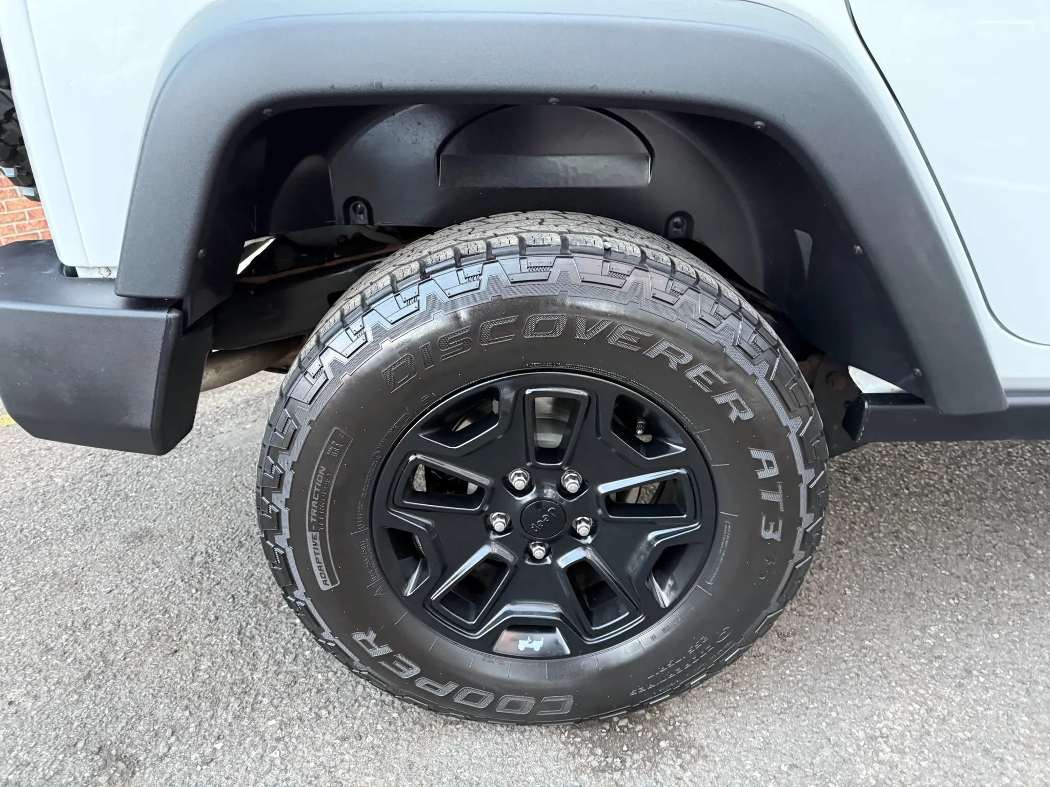 Used 2017 Jeep Wrangler Unlimited Sport AWD/4WD image 37