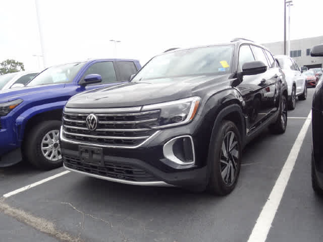 Used 2025 Volkswagen Atlas SE AWD/4WD image 1