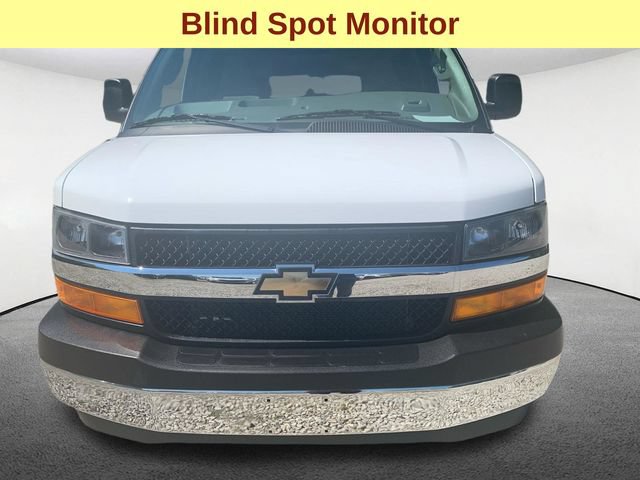 Used 2025 Chevrolet Express 2500 LT w/ LT Preferred Equipment Group RWD image 4