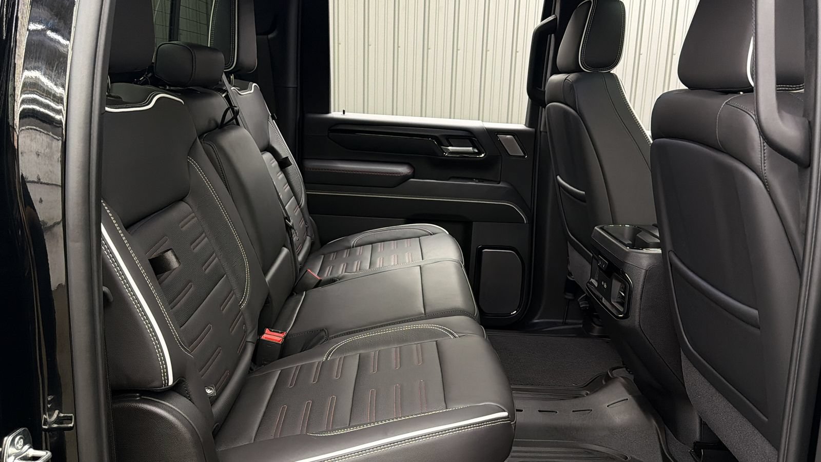 Used 2026 GMC Sierra 2500 AT4X w/ LPO, Black Badging Package AWD/4WD image 42