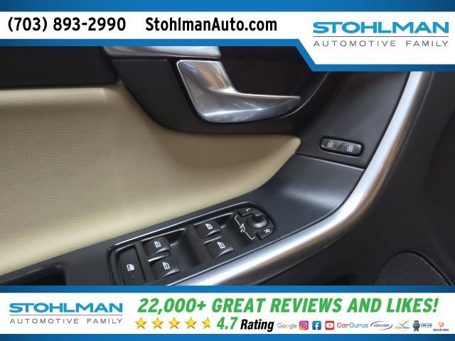 Used 2017 Volvo XC60 T5 Dynamic w/ Preferred Option Package image 12