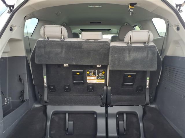Used 2021 Toyota Sienna LE w/ LE Plus Package image 8