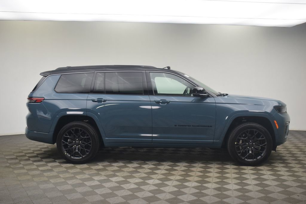 New 2026 Jeep Grand Cherokee L Summit AWD/4WD image 3