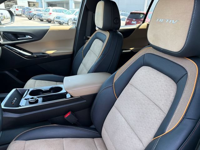 Used 2025 Chevrolet Equinox ACTIV w/ Safety and Technology Package FWD image 19