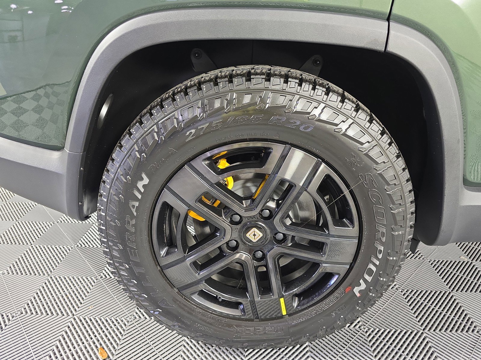 Used 2023 Rivian R1S Adventure AWD/4WD image 12