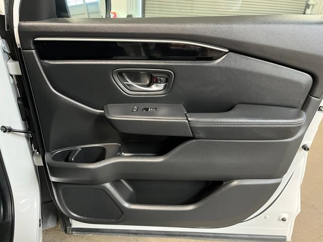 Used 2025 Honda Pilot Touring image 10