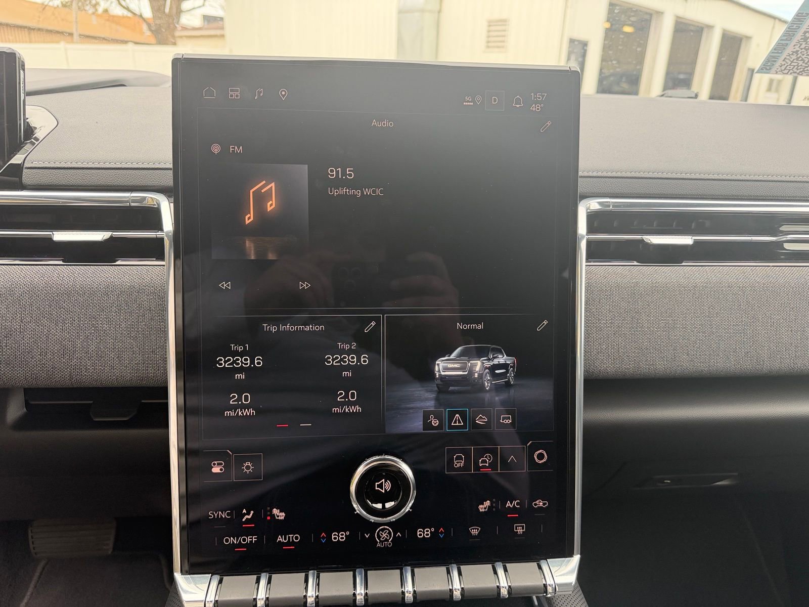 Used 2026 GMC Sierra EV Elevation image 22