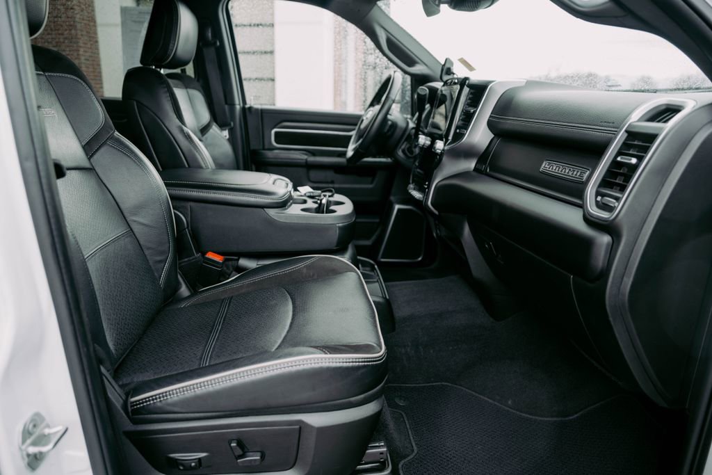 Used 2024 RAM 3500 Laramie w/ Night Edition image 15