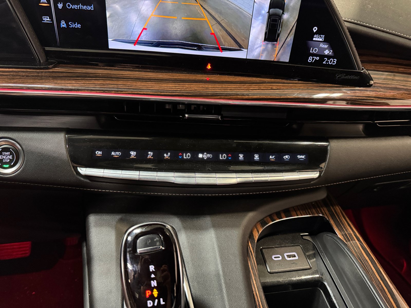 Used 2024 Cadillac Escalade Luxury AWD/4WD image 12