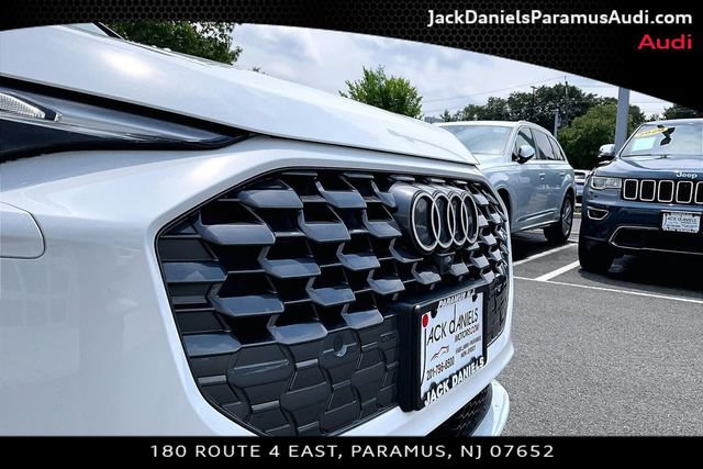 Used 2025 Audi Q5 Premium w/ Convenience Package AWD/4WD image 20