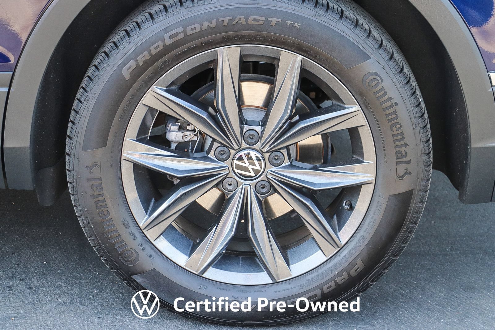 Used 2023 Volkswagen Tiguan SE w/ Panoramic Sunroof Package FWD image 13