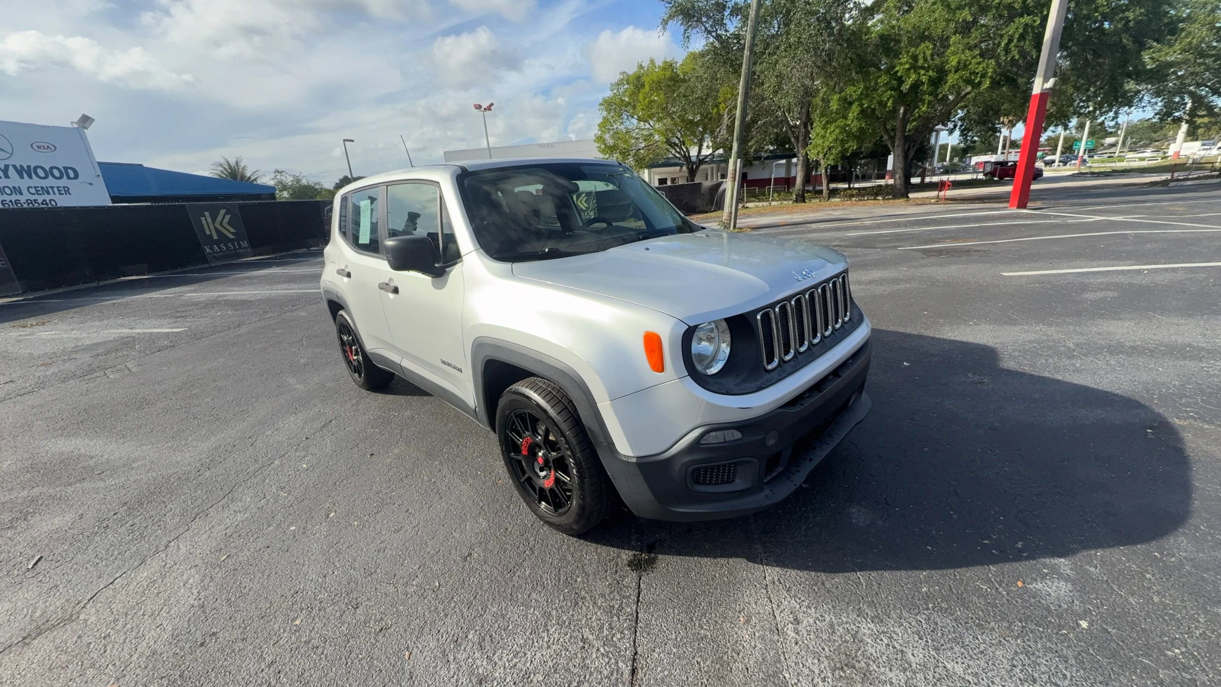 Used 2015 Jeep Renegade Sport w/ Power & Air Group image 15