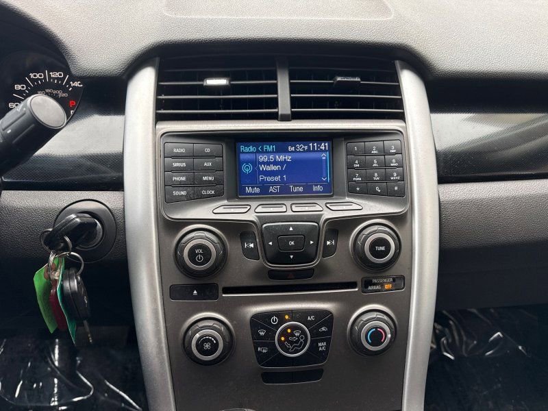 Used 2013 Ford Edge SE image 25