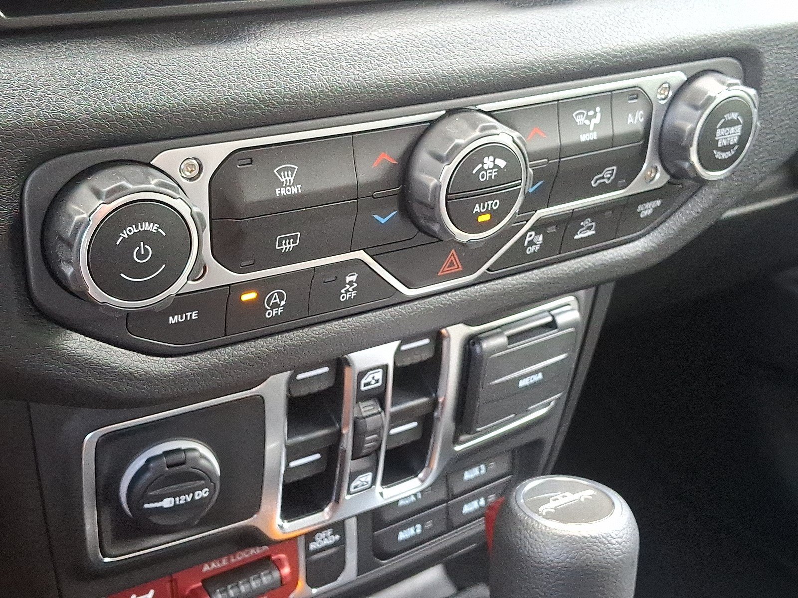 New 2025 Jeep Gladiator Sport AWD/4WD image 11