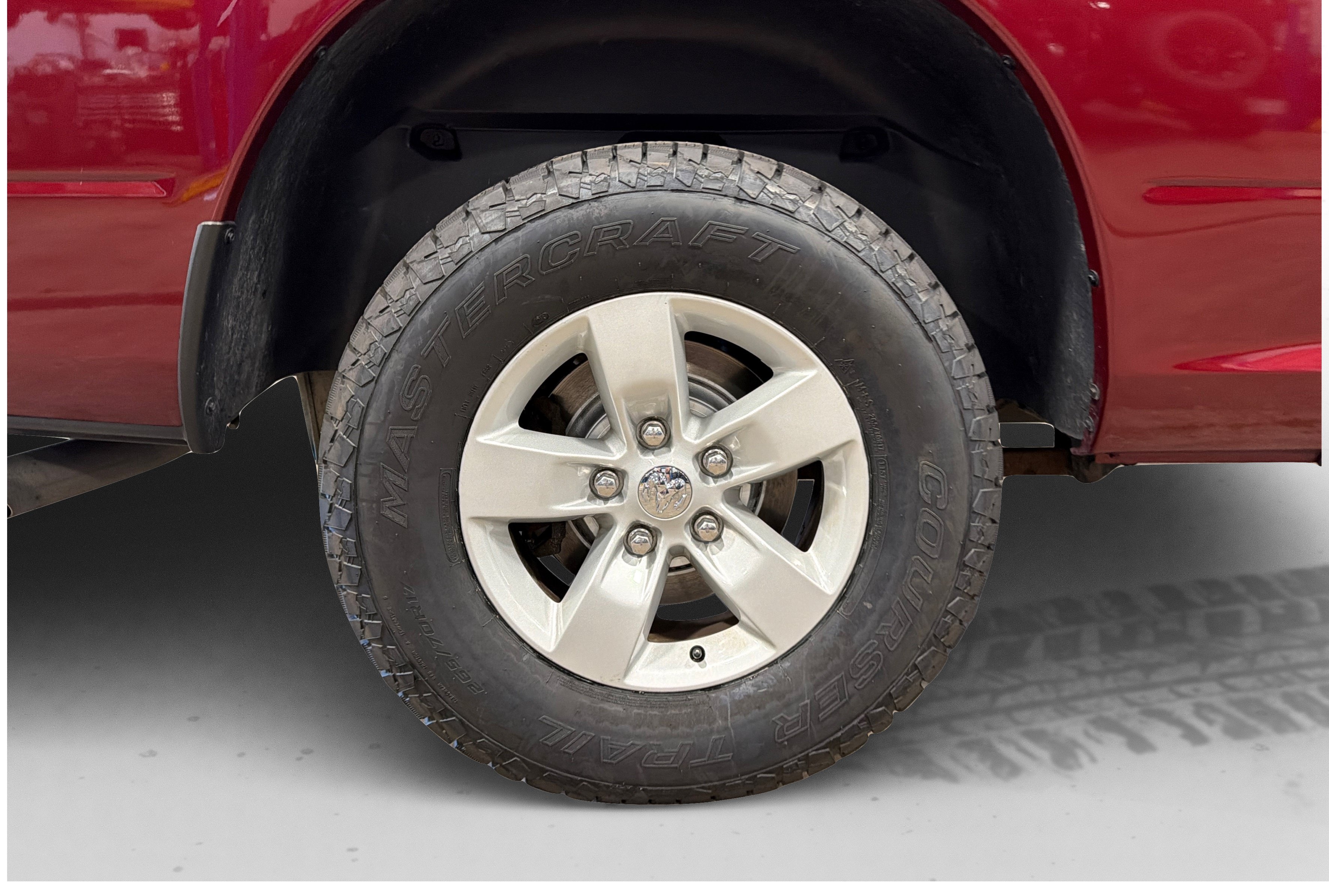 Used 2019 RAM 1500 Express AWD/4WD image 45