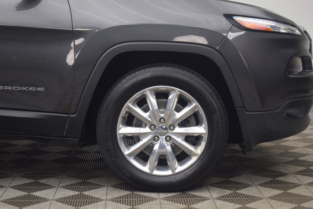 Used 2017 Jeep Cherokee Limited AWD/4WD image 33