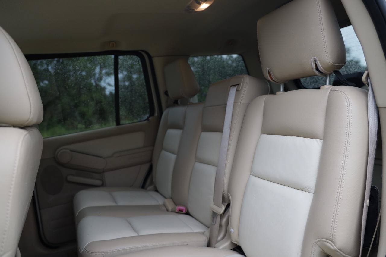 Used 2006 Ford Explorer XLT RWD image 8
