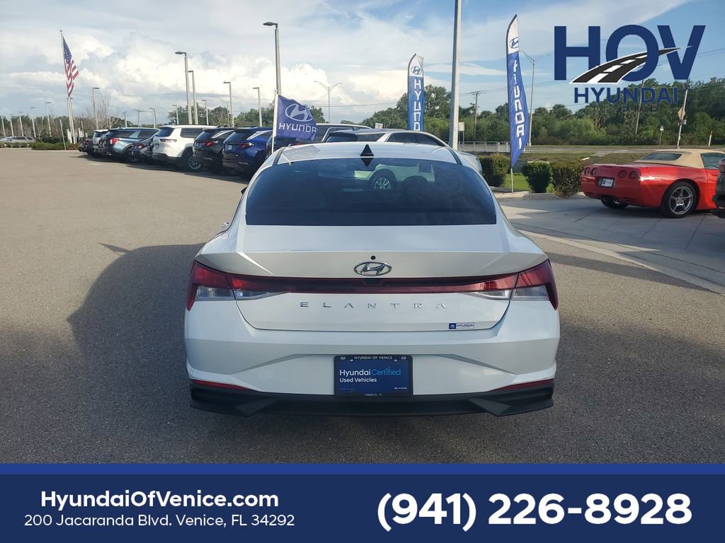 Certified 2022 Hyundai Elantra SEL image 8