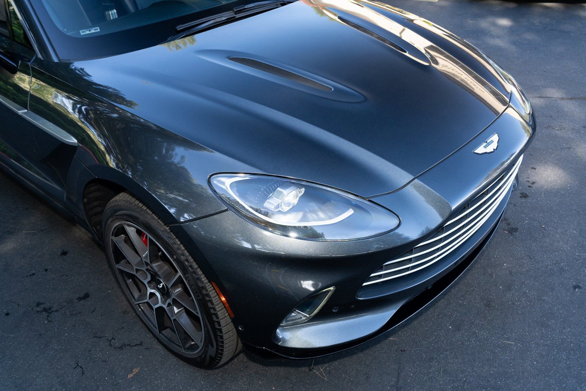 Used 2021 Aston Martin DBX image 9