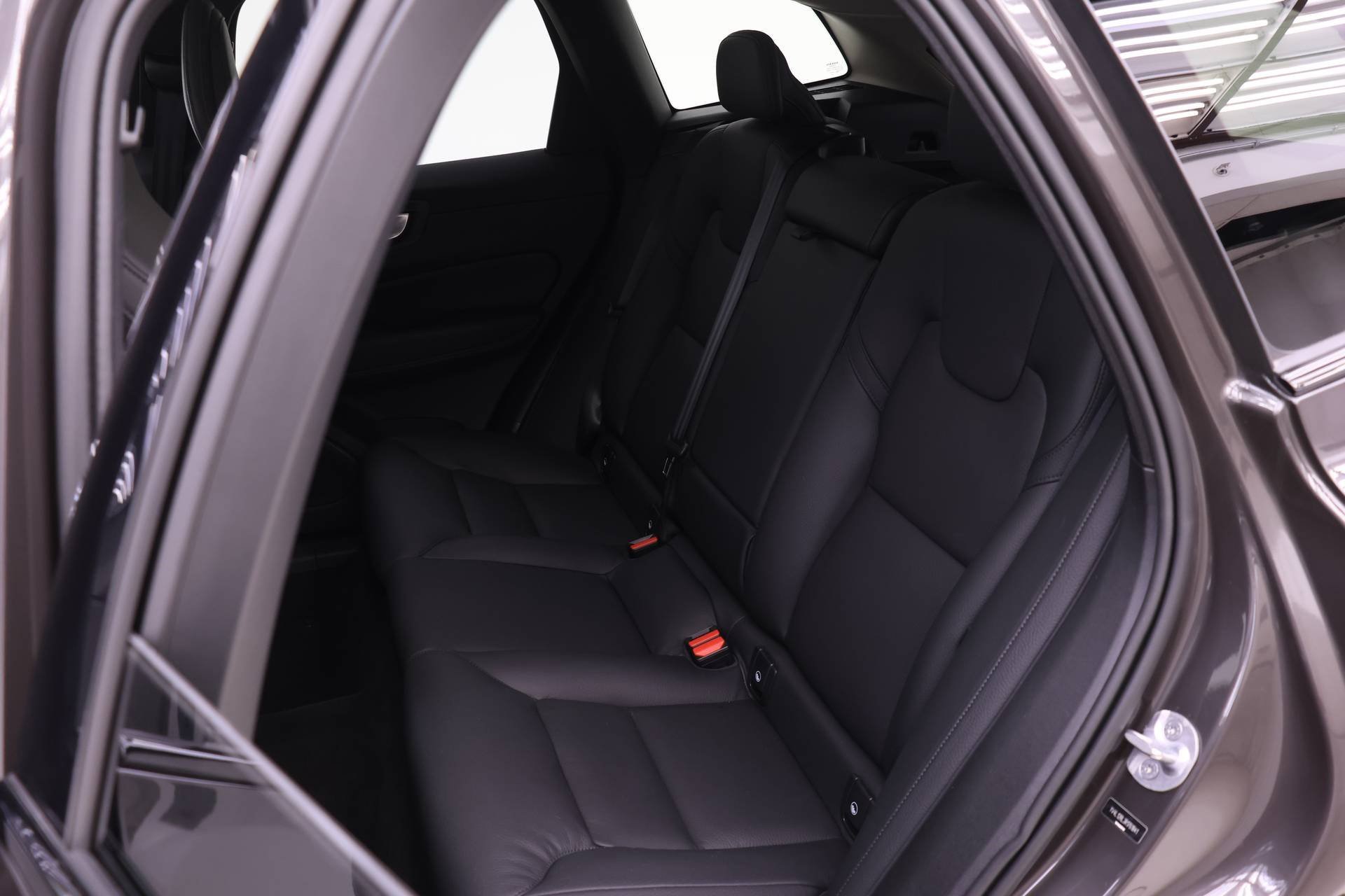 Certified 2024 Volvo XC60 B5 Plus image 14