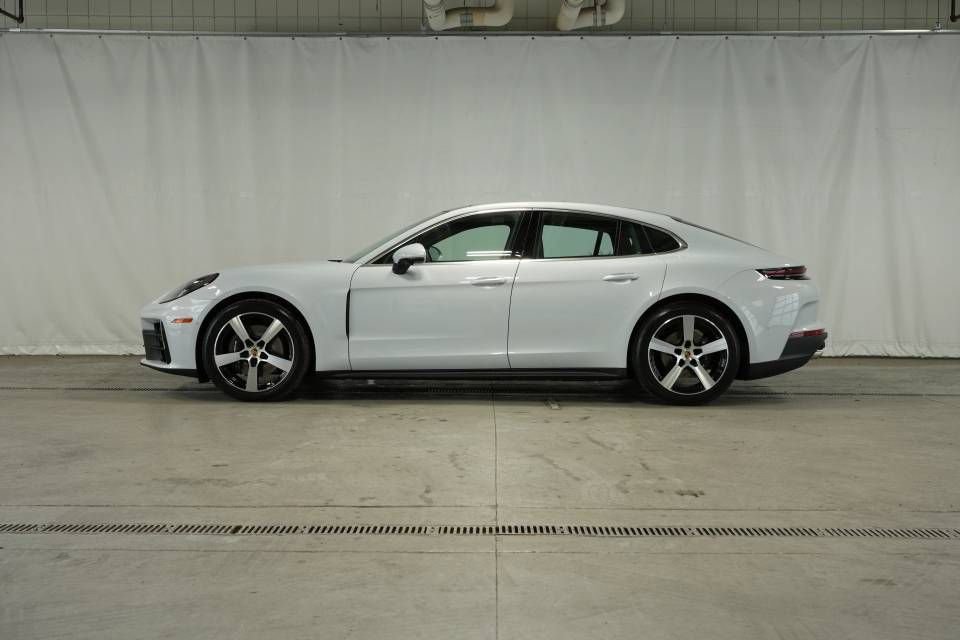 New 2025 Porsche Panamera 4 AWD/4WD image 2