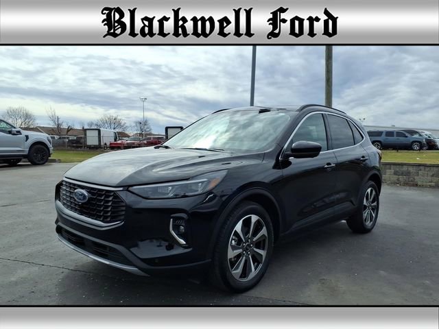 Used 2023 Ford Escape Platinum image 1