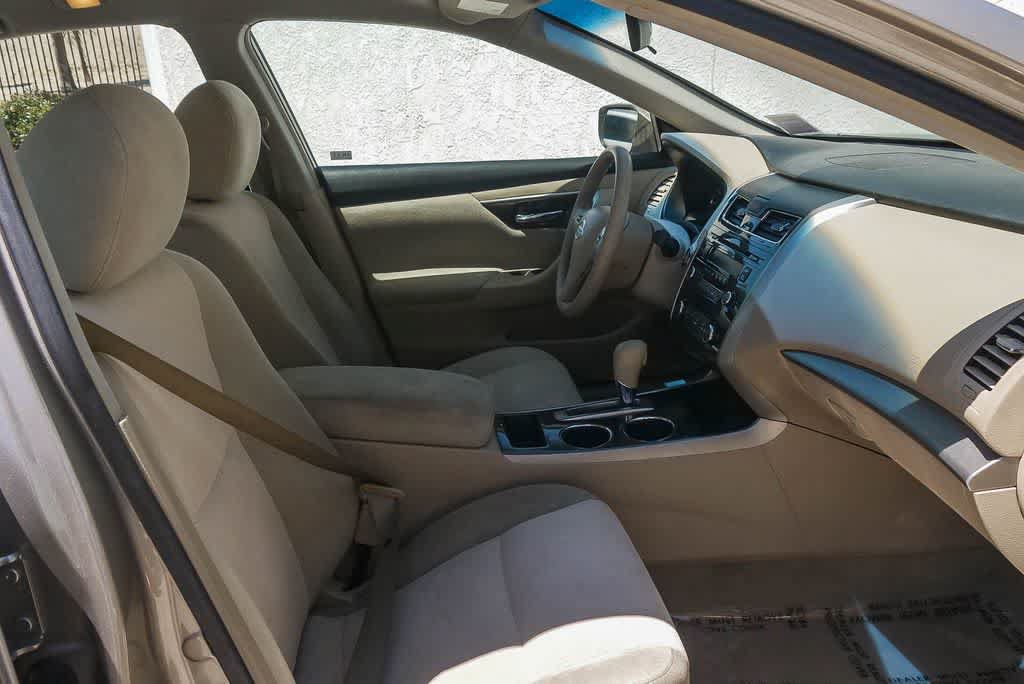 Used 2013 Nissan Altima 2.5 S FWD image 15
