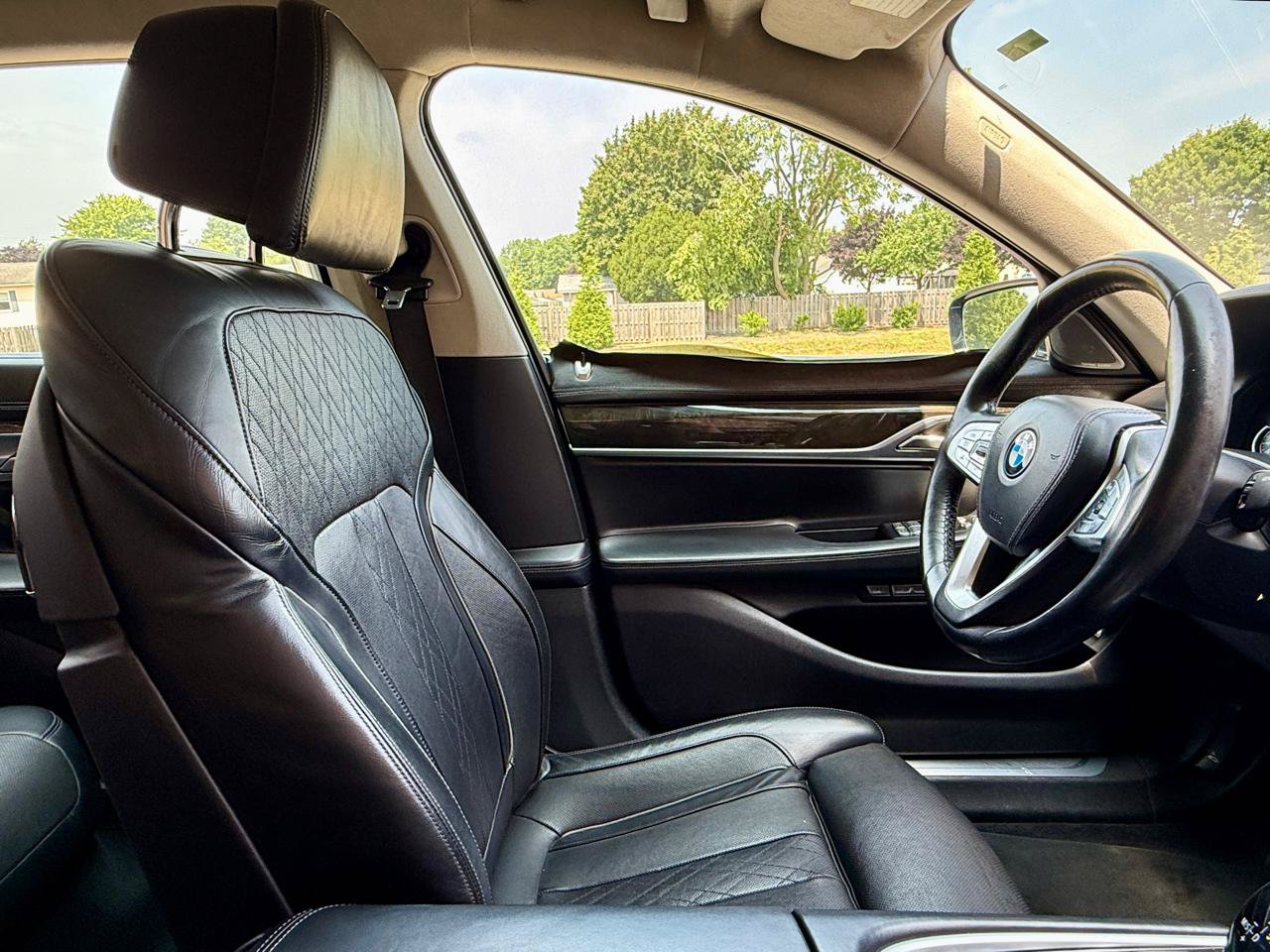 Used 2017 BMW 750i xDrive AWD/4WD image 24