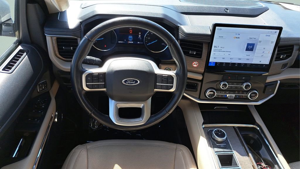 Used 2023 Ford Expedition Limited image 15