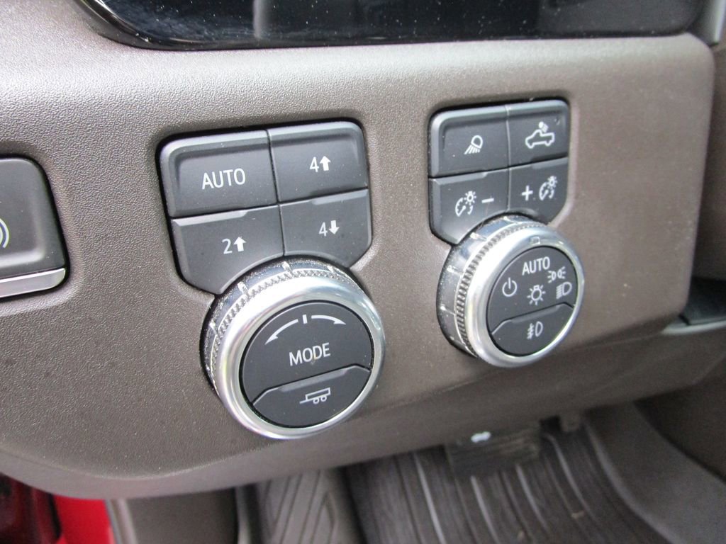 Used 2024 GMC Sierra 1500 SLT w/ SLT Premium Plus Package image 35