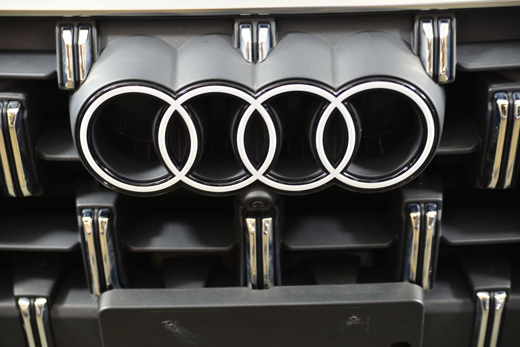 Used 2025 Audi Q7 Premium w/ Convenience Package image 15