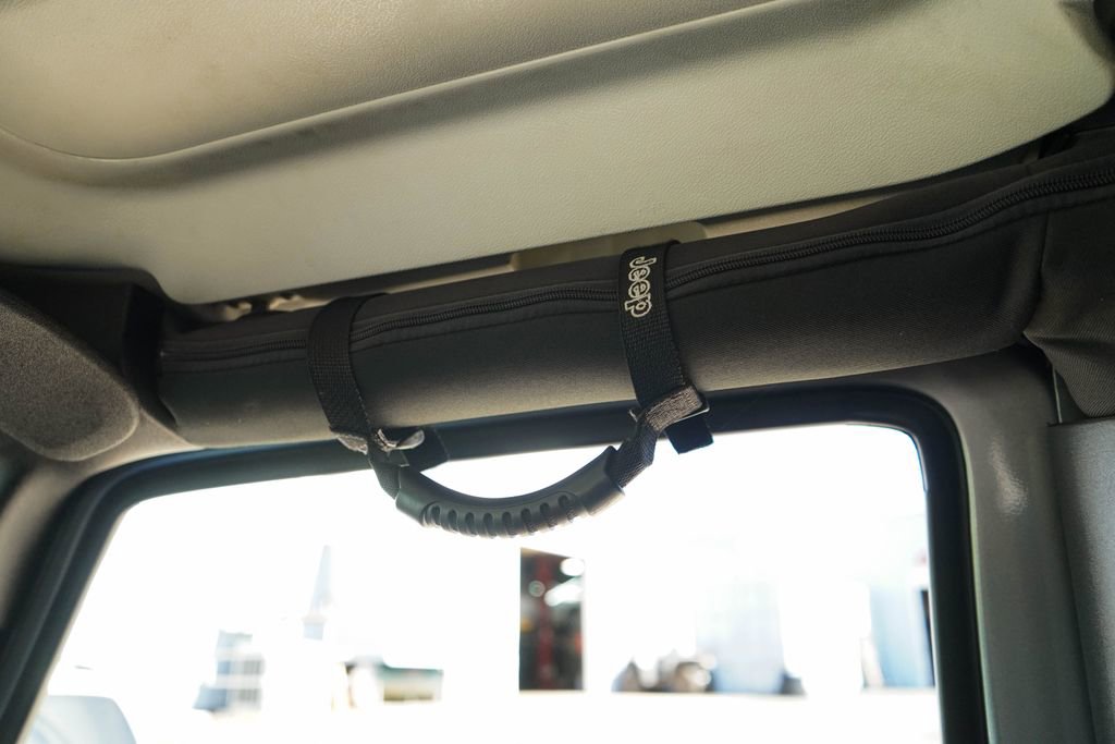 Used 2016 Jeep Wrangler Unlimited Sahara w/ Max Tow Package image 27