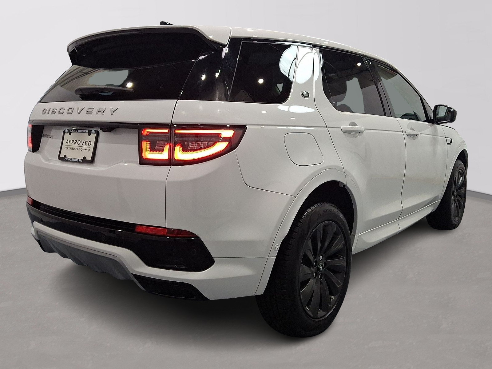 Certified 2025 Land Rover Discovery Sport S AWD/4WD image 4