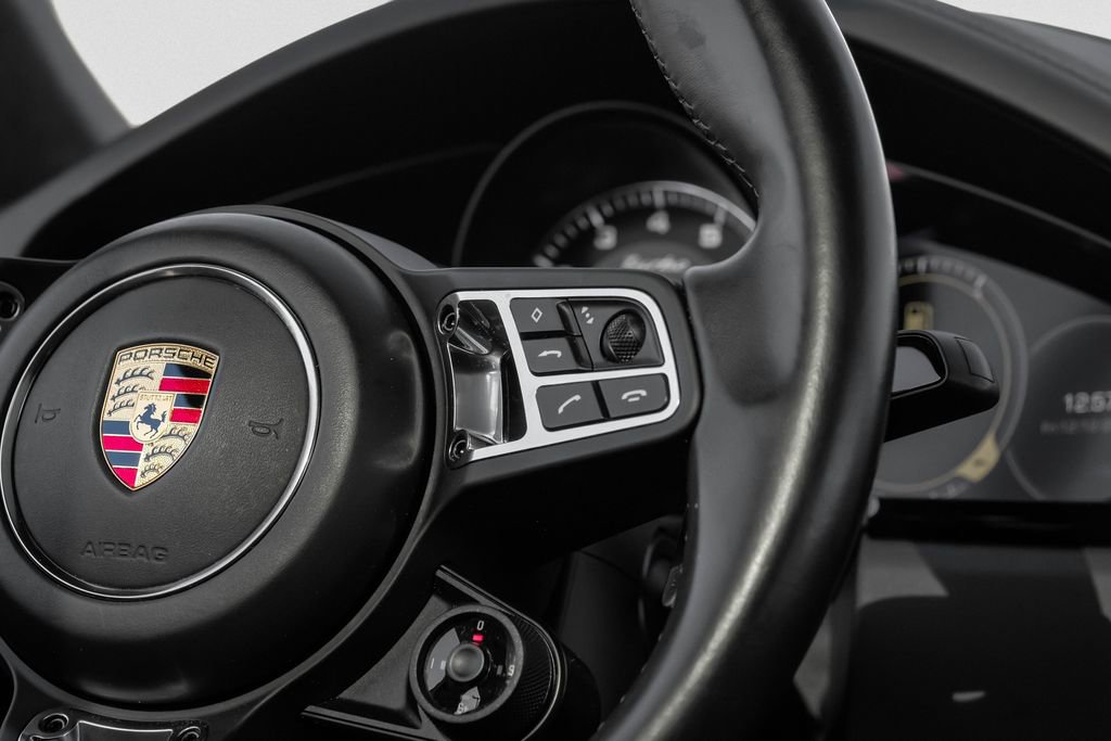 Used 2020 Porsche Cayenne Turbo image 17