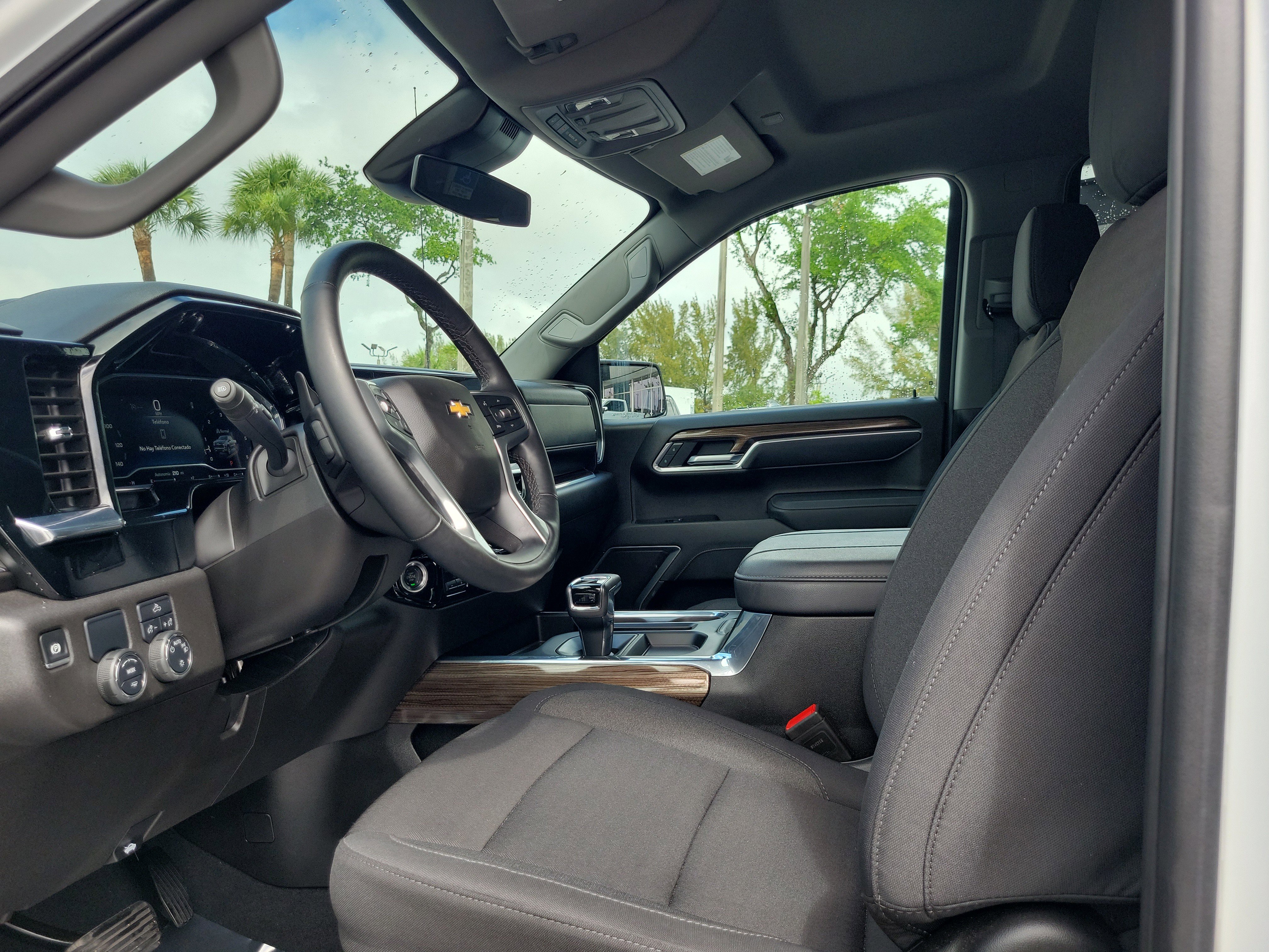 Used 2025 Chevrolet Silverado 1500 LT RWD image 12
