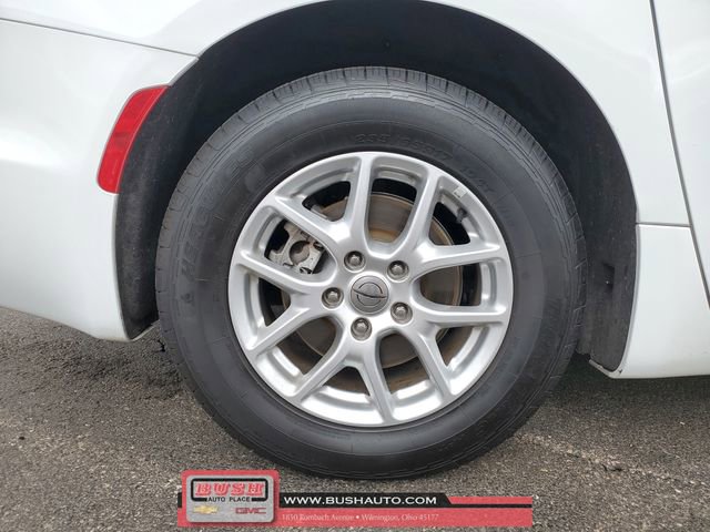 Used 2023 Chrysler Pacifica Touring-L image 6